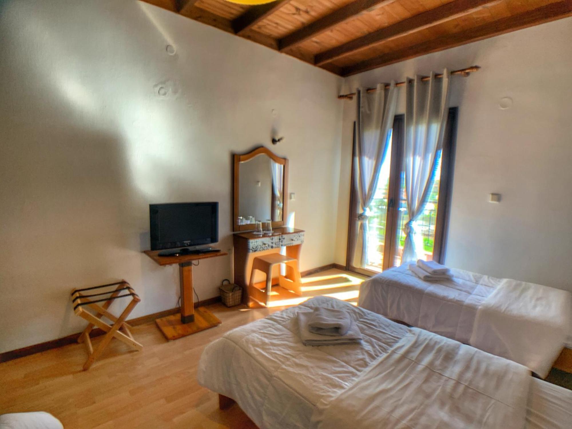 Hotel Apsis Emporio  Quarto foto